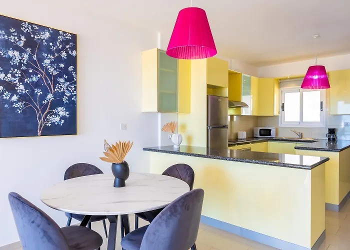 Athena * Kato Yialia